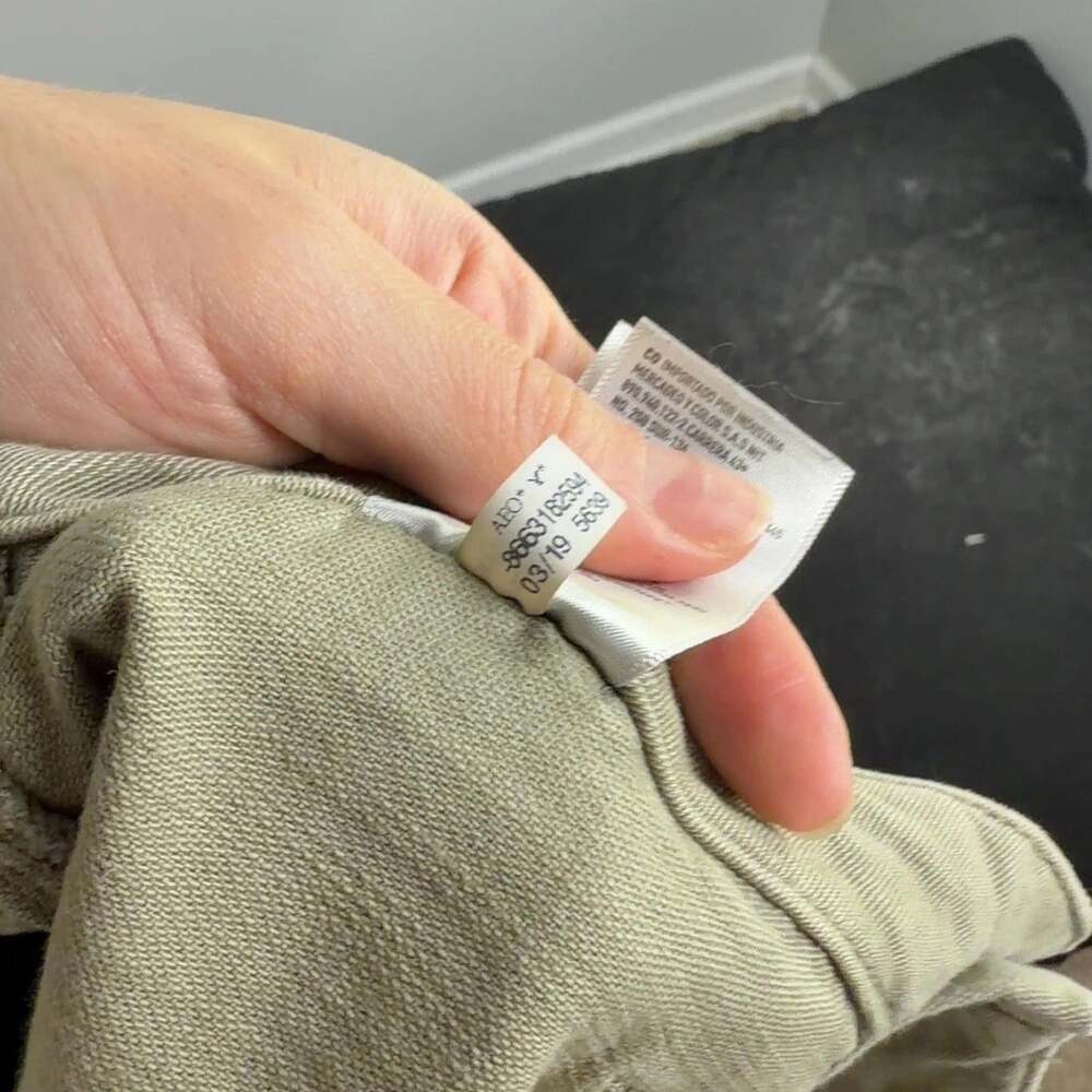 American Eagle Utility Shorts Olive Green Raw Hem Cotton Size 10 Women’s - Picture 6 of 6